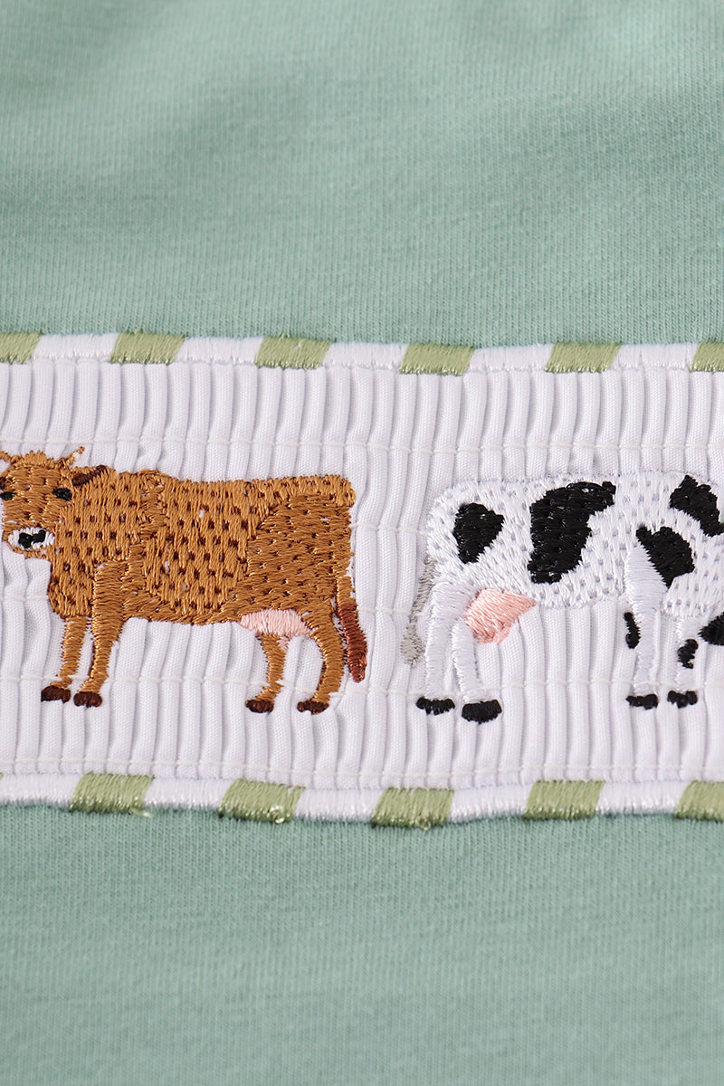 Green cow embroidery smocked gingham shorts set