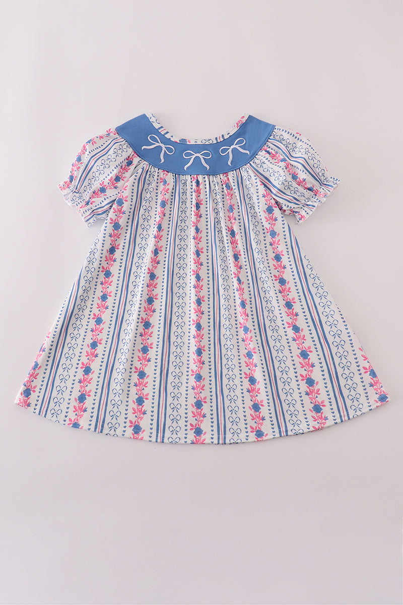 Blue bow embroidery dress